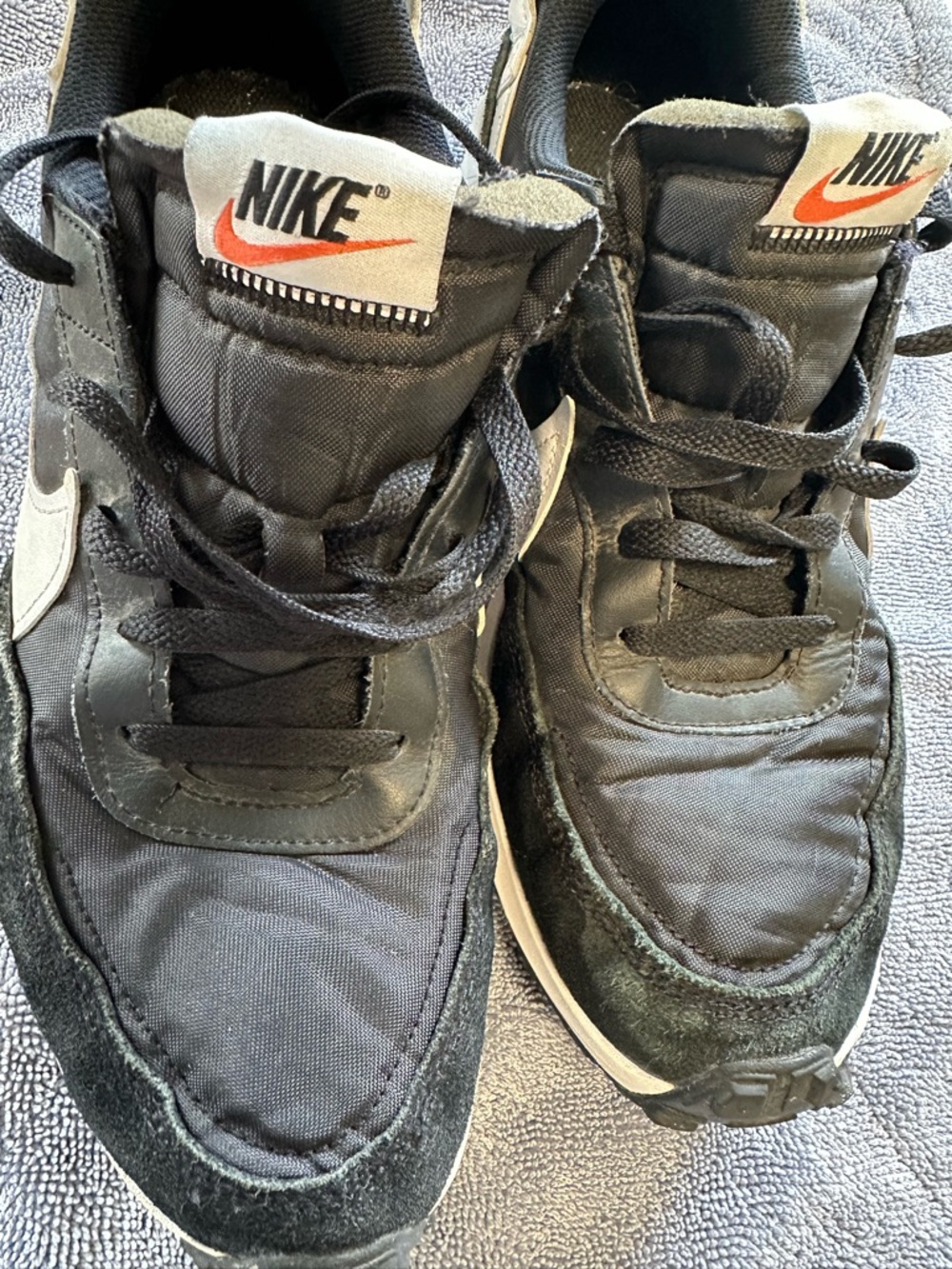 Nike Black and White Vintage-Style Running Sneakers era 1972 waffle sole 4/2023